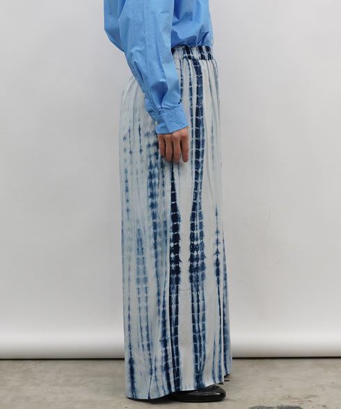 H163 / 着用サイズ:S コバルトブルー 着用トップス:218518 着用インナー:217732