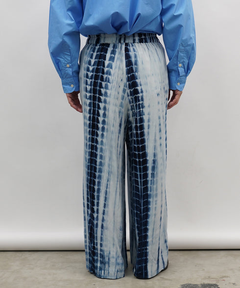 H163 / 着用サイズ:S コバルトブルー 着用トップス:218518 着用インナー:217732