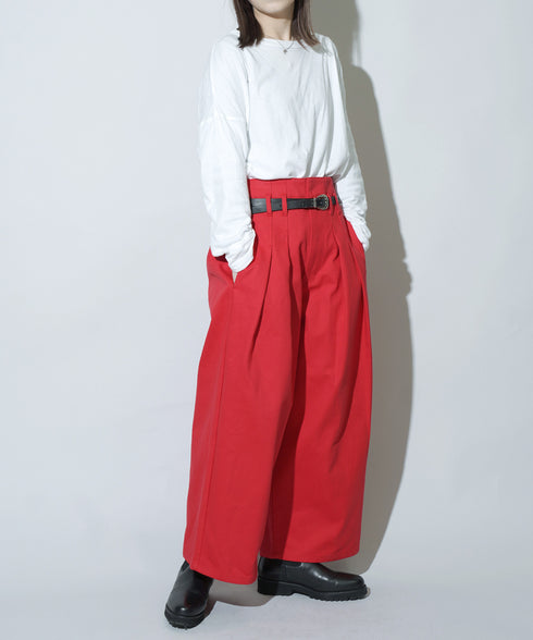 H161 / 着用サイズ:XS レッド