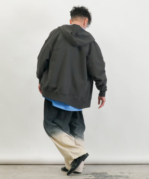 H163 / 着用サイズ:M ネイビー 着用アウター:218734 着用トップス:218518