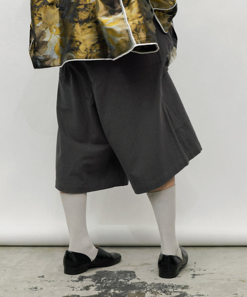 H177 / 着用サイズ:L チャコール 着用アウター:216861 着用トップス:217621