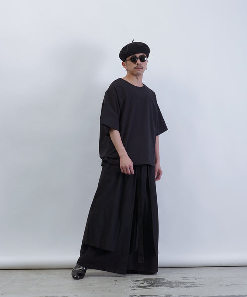 H163 / 着用サイズ: S*ブラック ボトムス: 217165