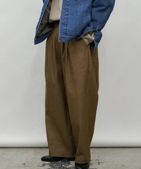 H177 / 着用サイズ:L ブラウン 着用アウター:218710 着用トップス:217648