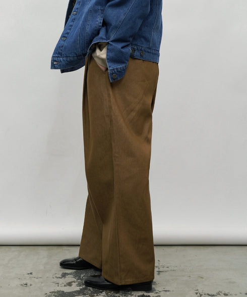 H177 / 着用サイズ:L ブラウン 着用アウター:218710 着用トップス:217648