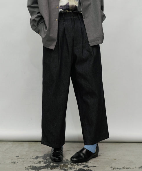 H177 / 着用サイズ:M インディゴ 着用トップス:218707 着用インナー:217621