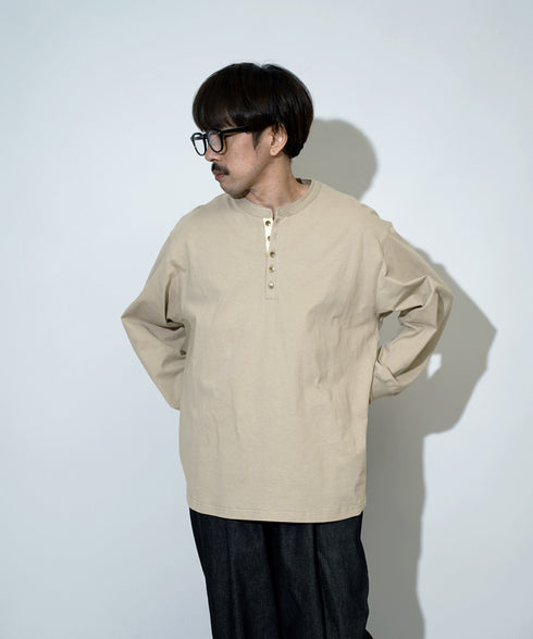 H163 / 着用サイズ:S グレイッシュベージュ 着用ボトムス:217647