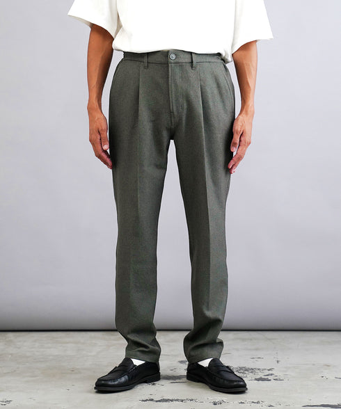 チャコールグレー MODEL : GO 180cm 66kg Lsize