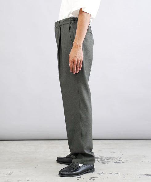 チャコールグレー MODEL : GO 180cm 66kg Lsize