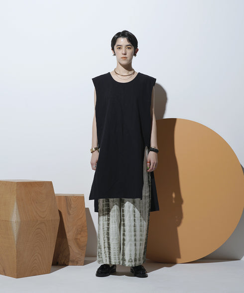 H167 / 着用サイズ: M*ブラック系1(無地) ボトムス:217626