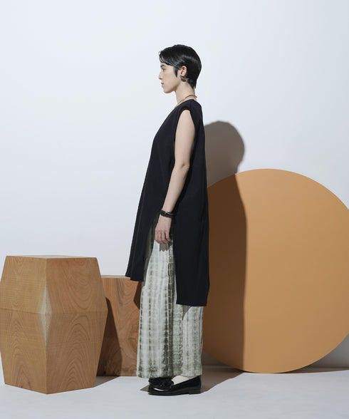 H167 / 着用サイズ: M*ブラック系1(無地) ボトムス:217626