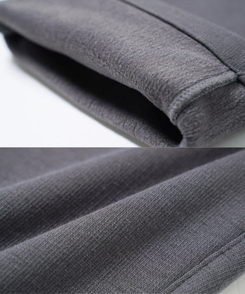 チャコールグレー