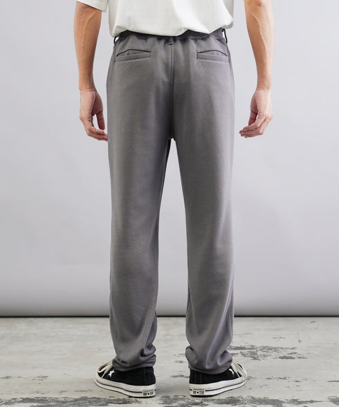 チャコールグレー MODEL : GO 180cm 66kg Lsize