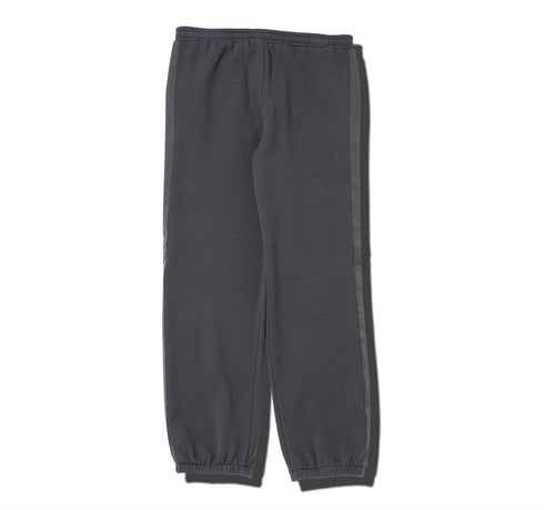 チャコールグレー