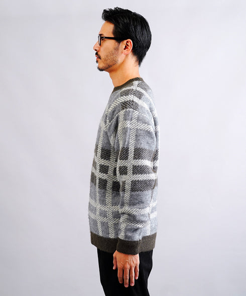 グレー MODEL : GO 180cm 66kg Lsize