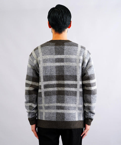 グレー MODEL : GO 180cm 66kg Lsize