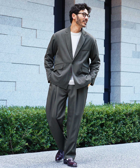 チャコールグレー MODEL : GO 180cm 66kg Lsize