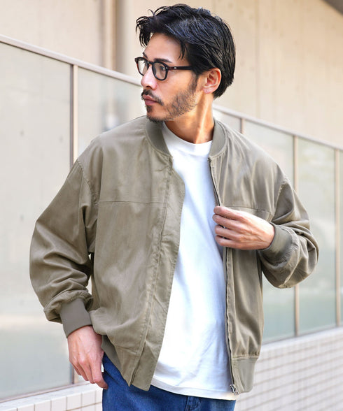 グレージュ MODEL : GO 180cm 66kg Lsize