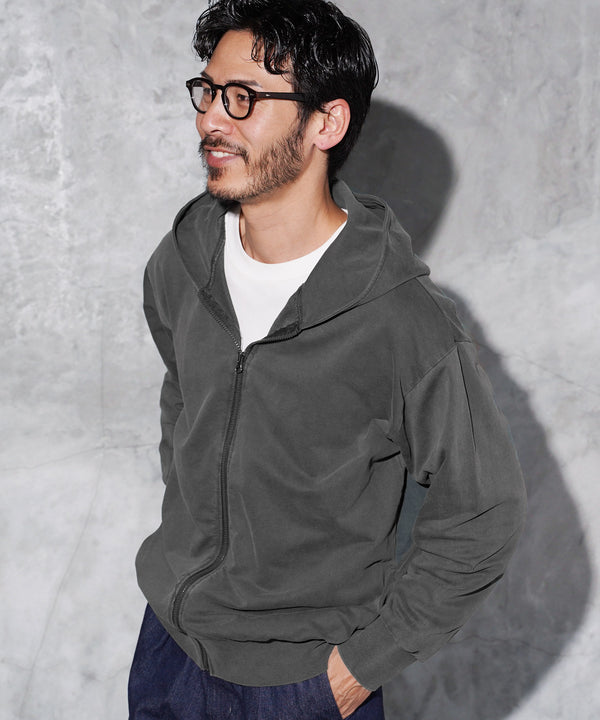 インクブラック MODEL : GO 180cm 66kg