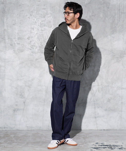 インクブラック MODEL : GO 180cm 66kg