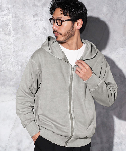 グレー MODEL : GO 180cm 66kg