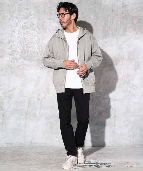 グレー MODEL : GO 180cm 66kg