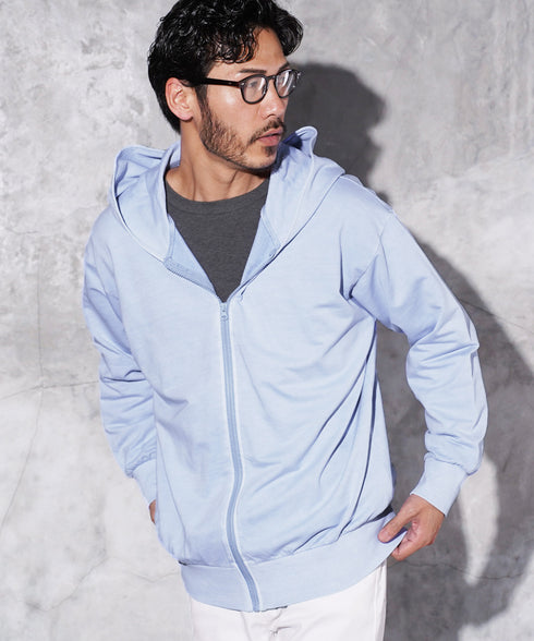 ライトブルー MODEL : GO 180cm 66kg