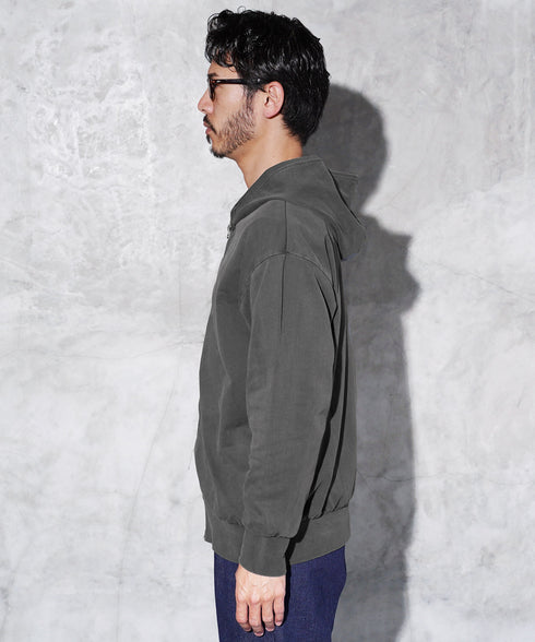 インクブラック MODEL : GO 180cm 66kg