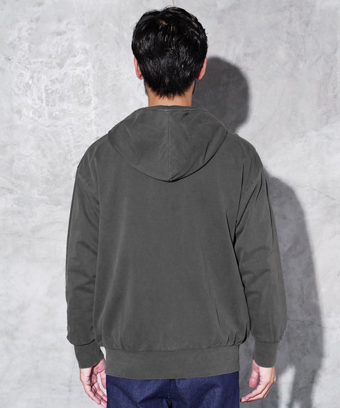 インクブラック MODEL : GO 180cm 66kg