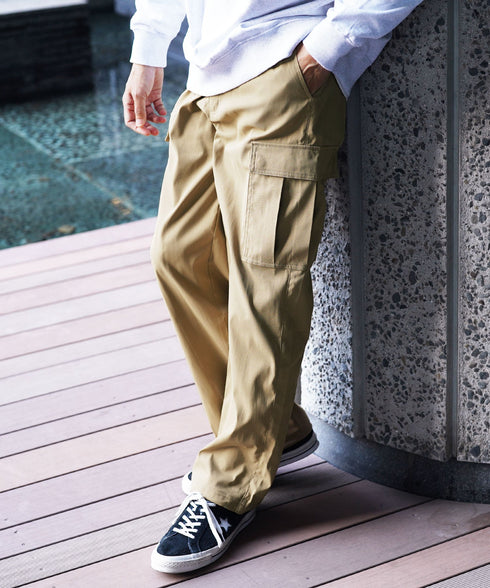 ベージュ MODEL : GO 180cm 66kg Lsize