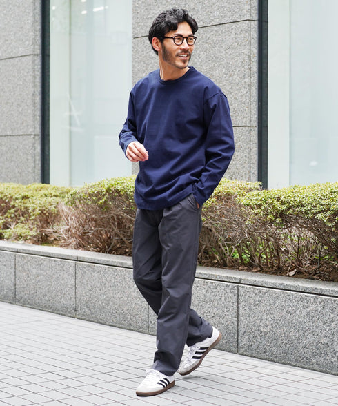 ネイビー MODEL : GO 180cm 66kg