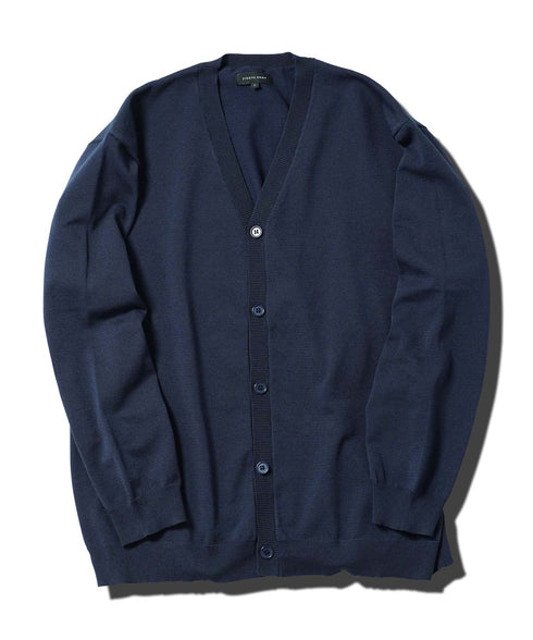 ネイビー MODEL : GO 180cm 66kg