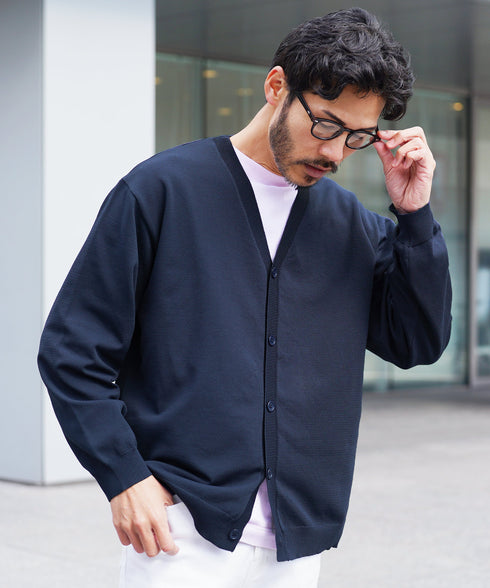 ネイビー MODEL : GO 180cm 66kg