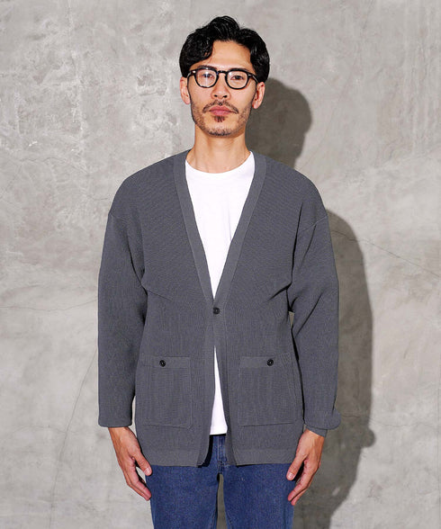 チャコールグレー MODEL : GO 180cm 66kg Lsize