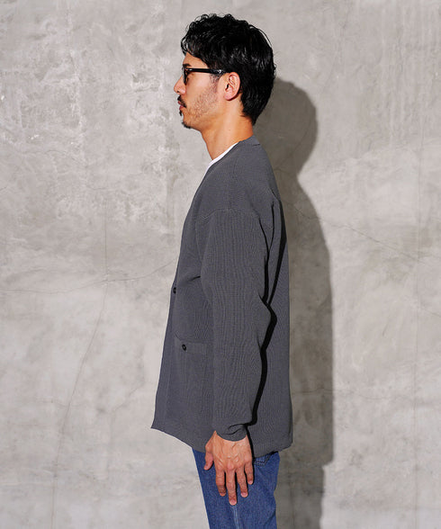 チャコールグレー MODEL : GO 180cm 66kg Lsize