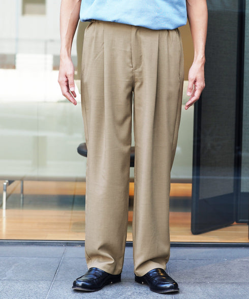 グレージュ MODEL : GO 180cm 66kg Msize