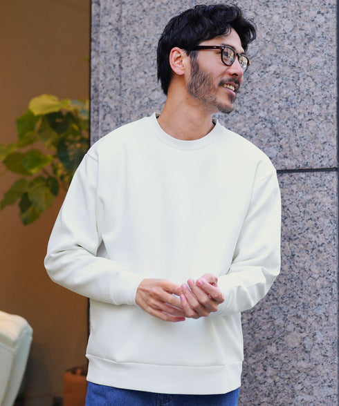 オフホワイト MODEL : GO 180cm 66kg Lsize