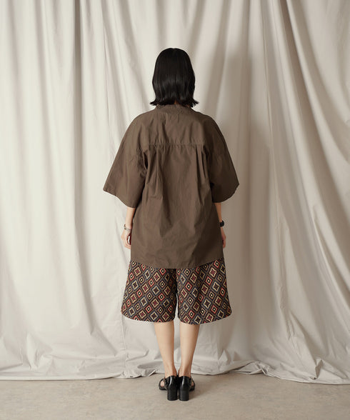 H169 / 着用サイズ: M*ブラウン ボトムス:217612