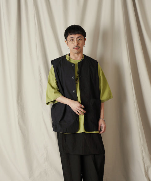 H163 / 着用サイズ: M*ブラック トップス:217674 ボトムス:217636