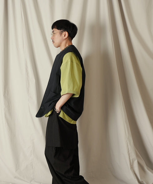 H163 / 着用サイズ: M*ブラック トップス:217674 ボトムス:217636