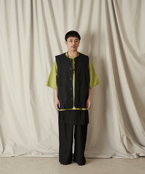 H163 / 着用サイズ: M*ブラック トップス:217674 ボトムス:217636