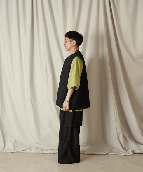 H163 / 着用サイズ: M*ブラック トップス:217674 ボトムス:217636