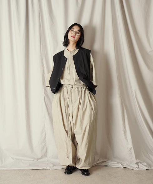 H169 / 着用サイズ: M*ブラック ジャンプスーツ:218015