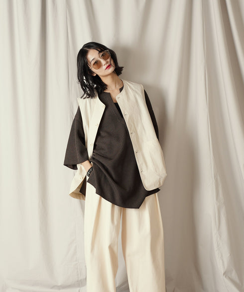 H169 / 着用サイズ: M*オートミール トップス:217642 ボトムス:217634