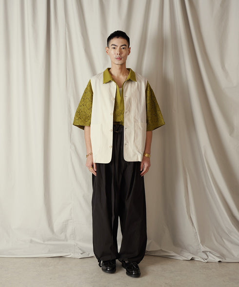 H178 / 着用サイズ: L*オートミール トップス:218014 ボトムス:218011