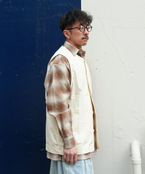 H163 / 着用サイズ:M オートミール 着用アウター:216360 着用トップス:218706 着用ボトムス:213778