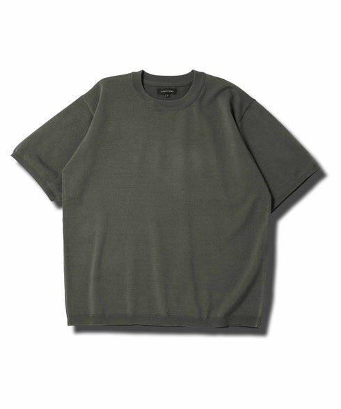 チャコールグレー