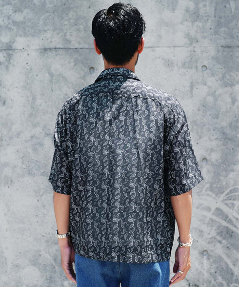 ブラックペイズリー MODEL : GO 180cm 66kg Lsize