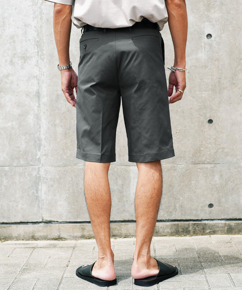 グレー MODEL : GO 180cm 66kg Lsize