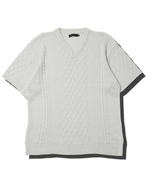 Bホワイト(Vネック)