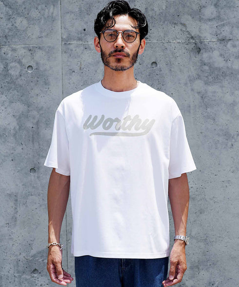 ホワイト MODEL : GO 180cm 66kg Lsize